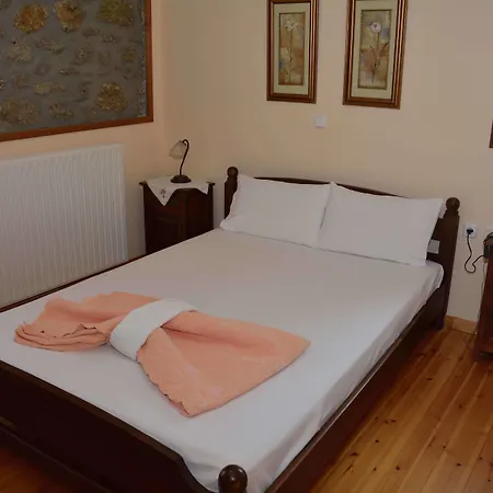 בית הארחה Evrostini